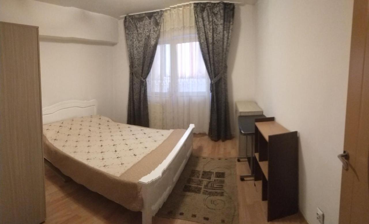 Alpha Apartment Iasi Buitenkant foto