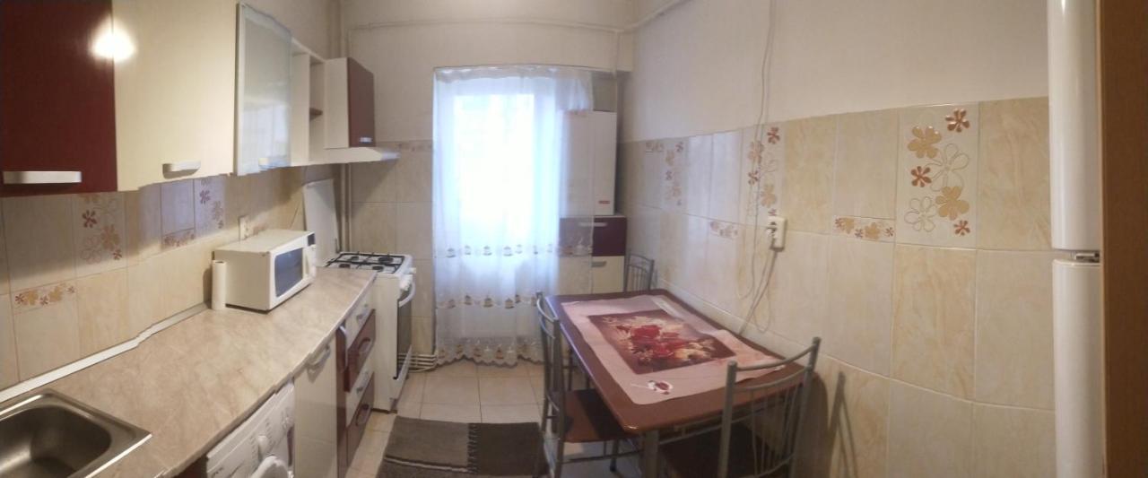 Alpha Apartment Iasi Buitenkant foto