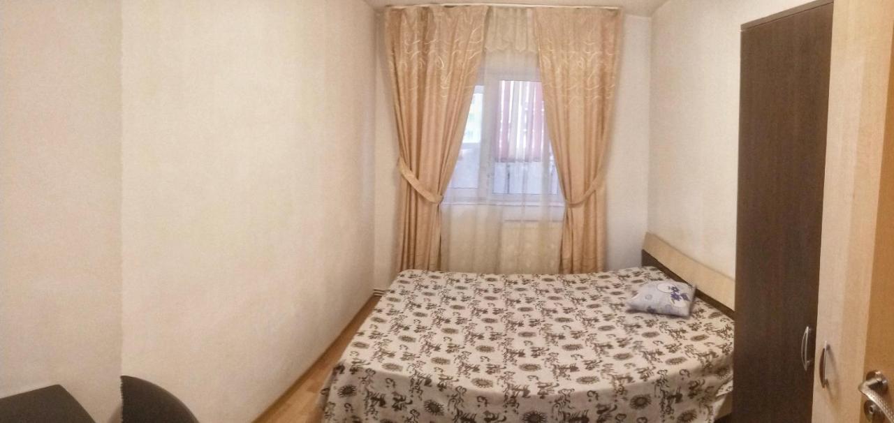Alpha Apartment Iasi Buitenkant foto